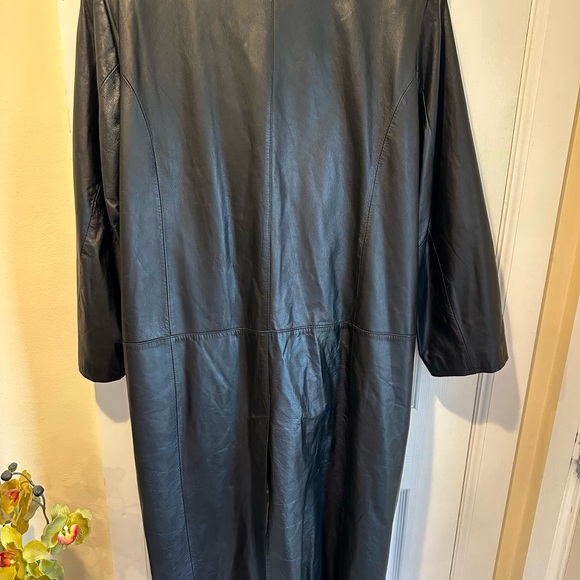 Vintage Leather Trench Coat - Picture 2 of 8
